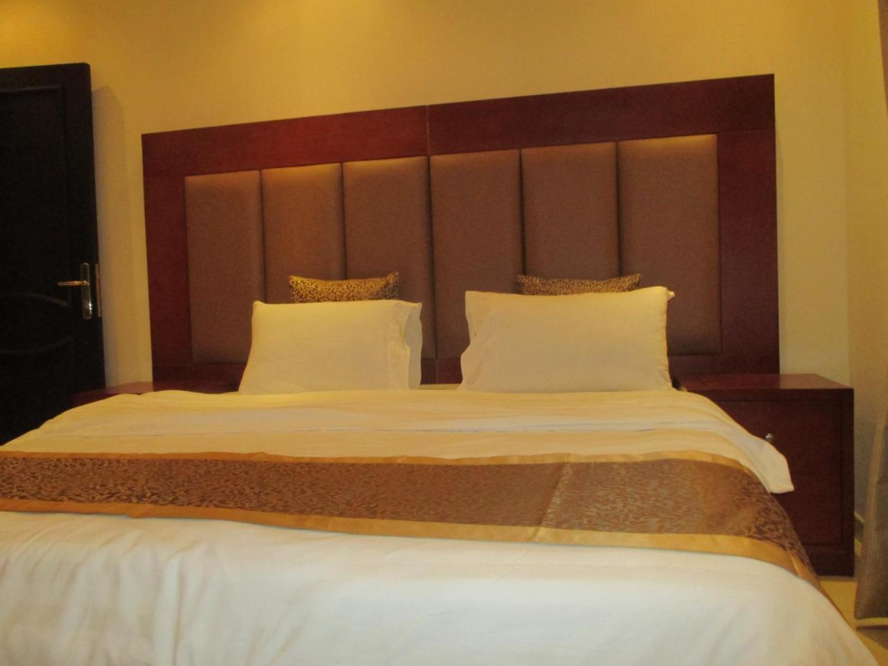 Leen Serviced Apartments Dzsidda Kültér fotó