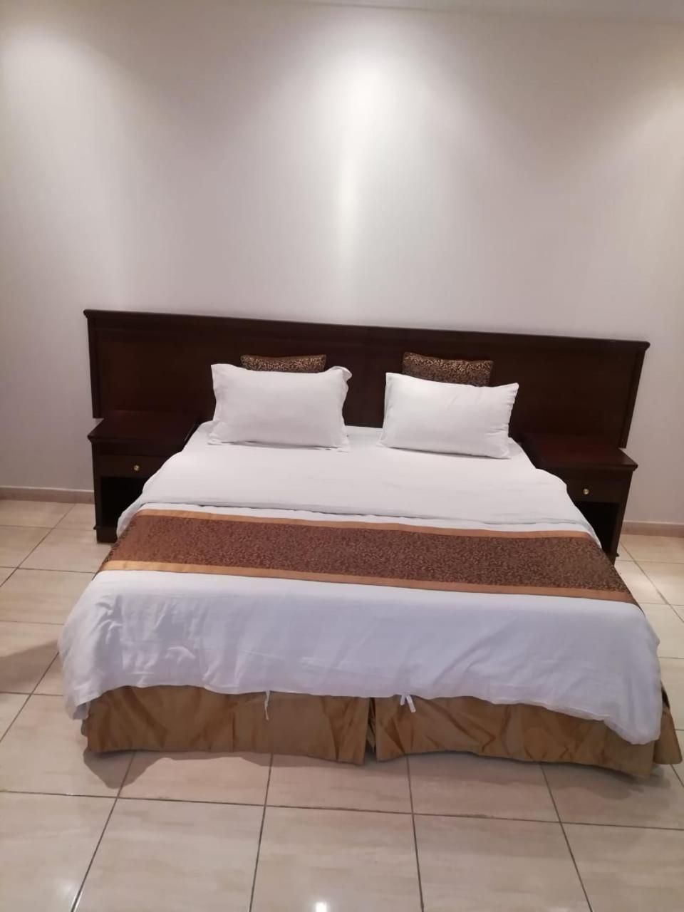 Leen Serviced Apartments Dzsidda Kültér fotó